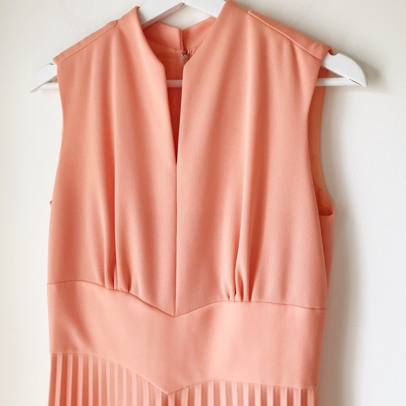 Peach pleated hand made maxi dress - Picture 5 of 9